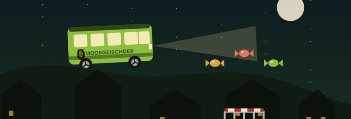 Der Fasnetsbus, ein grüner Bus mit Moorgeischder-Larve, hüpft nachts über einen Guggenmusiker
